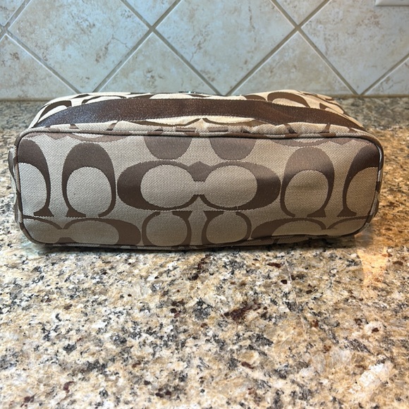 Coach Brown Signature canvas with Leather Hobo Shoulder Bag. - Picture 3 of 15